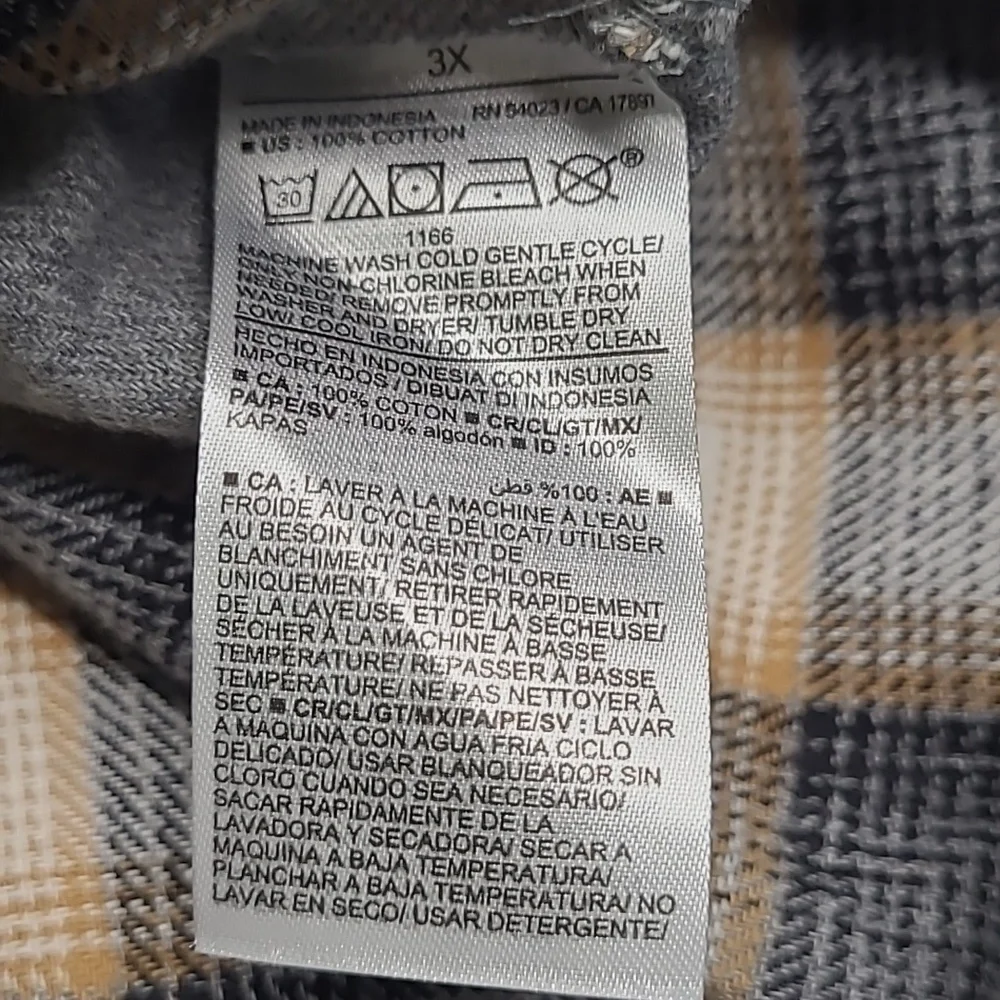 Old Navy Grey Plaid Button Down Boyfriend Shirt - Picture 7 of 8